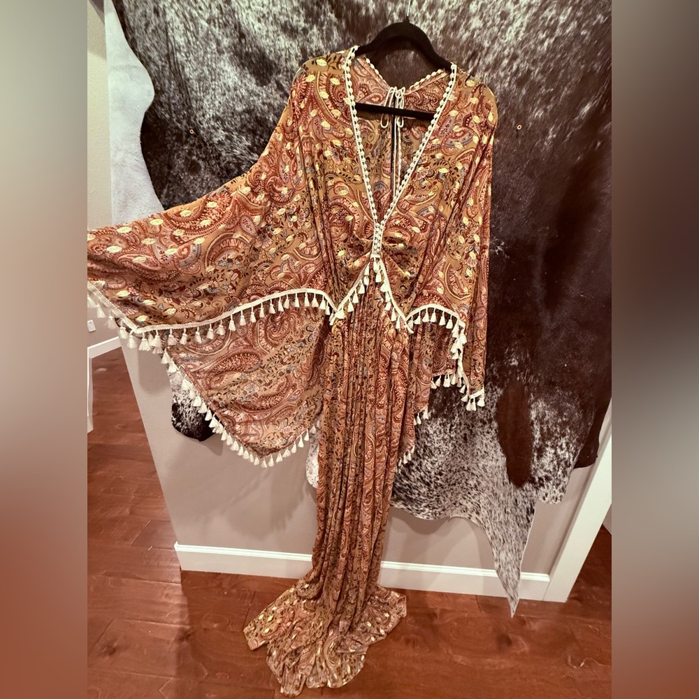 Zebubeyou Paisley Maxi Dress
